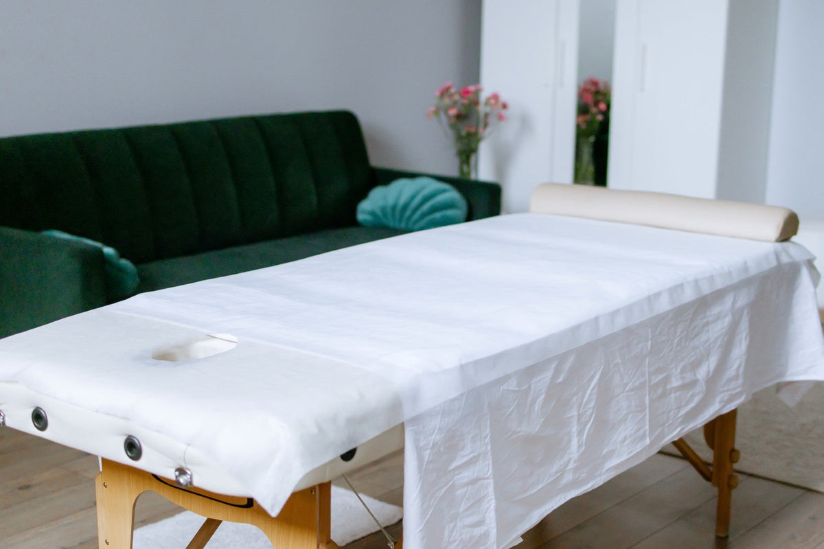 CaronLab Diamond Weave Bed Roll with Face Hole - 80cm x 100m - Perforated every 180cm